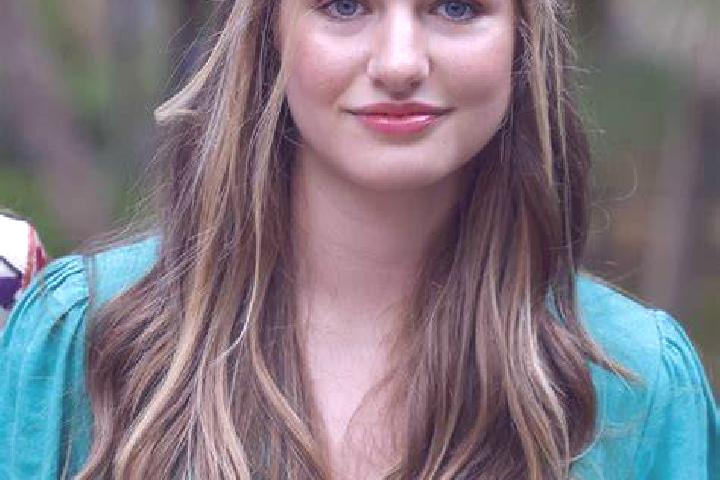 Sophia, 34 — Escort in Bordon, Spain