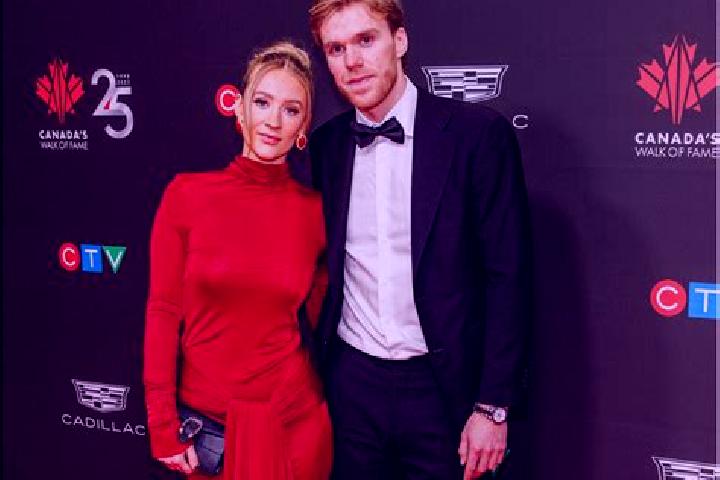 Sophia, 34 — Escort in Red Carpet, Canada