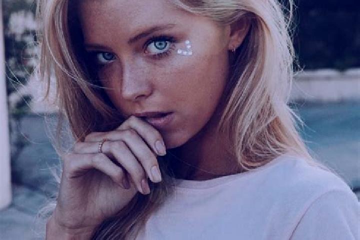 Sophia, 35, a blonde blue-eyed ebony companion based in Upper Exeter. Offering Overnight, OWO, Striptease, Deep French Kissing. Available for incall and outc...