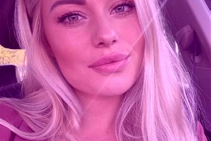 Sophia, 35, a blonde hazel-eyed ebony companion based in Bodelwyddan. Offering A-Level, Tantra, Fetish. Available for incall and outcall, overnight bookings ...