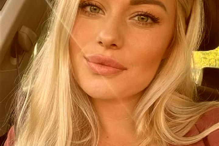 Sophia, 35, a blonde hazel-eyed mixed companion based in Pilateno. Offering Erotic Massage, BDSM, Striptease. Available for incall and outcall, overnight boo...