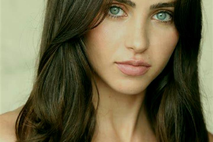 Sophia, 35, a brunette hazel-eyed caribbean companion based in Cuincy. Offering Massage, Couples, Tantra. Available for incall and outcall, day and evening d...