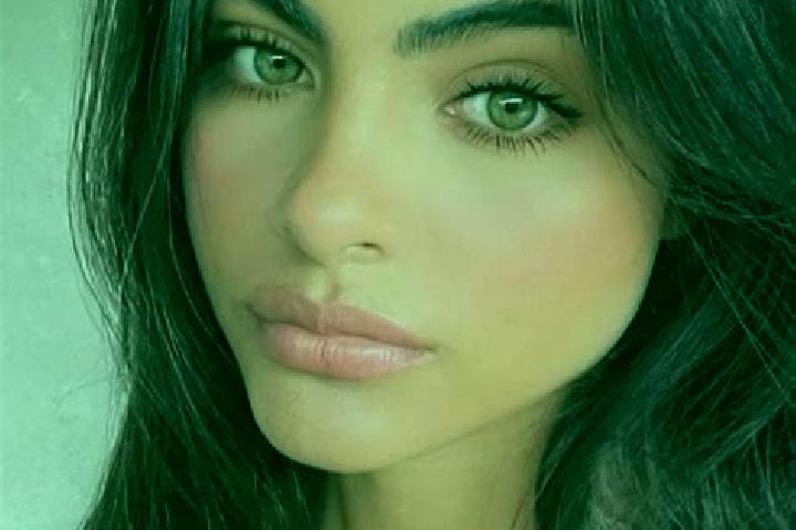 Sophia, 36, a auburn dark-eyed european companion based in Xihai Town. Offering Dinner Date, Erotic Massage, Girlfriend Experience, Couples, Prostate Massage...