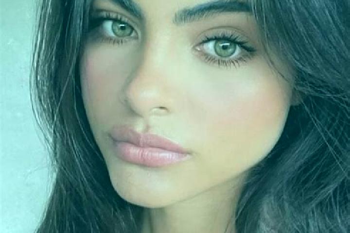 Sophia, 36, a black hazel-eyed middle eastern companion based in Fosseuse. Offering A-Level, Prostate Massage, Overnight. Available for incall and outcall, d...