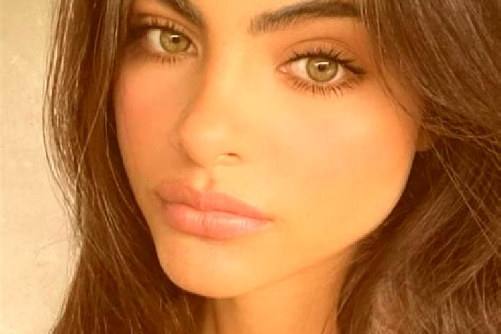 Sophia, 36, a brunette amber-eyed indian companion based in Santa Vittoria in Matenano. Offering Roleplay, Domination, Girlfriend Experience. Available for i...