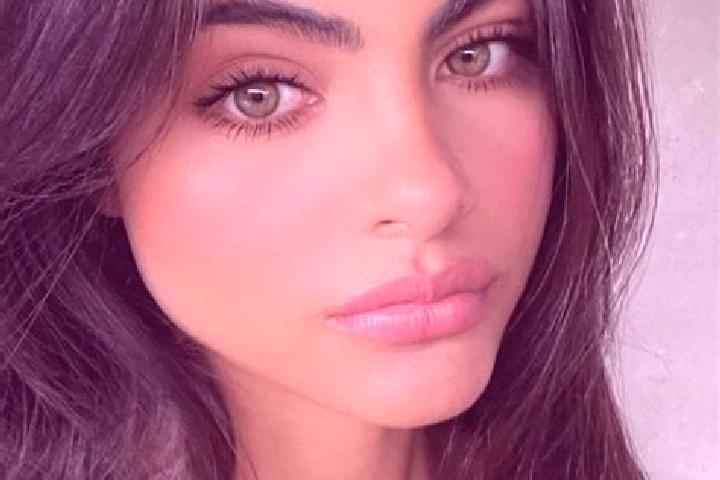 Sophia, 36, a dark blonde dark-eyed indian companion based in Livada de Bihor. Offering Duos, Erotic Massage, Couples, Girlfriend Experience. Available for i...