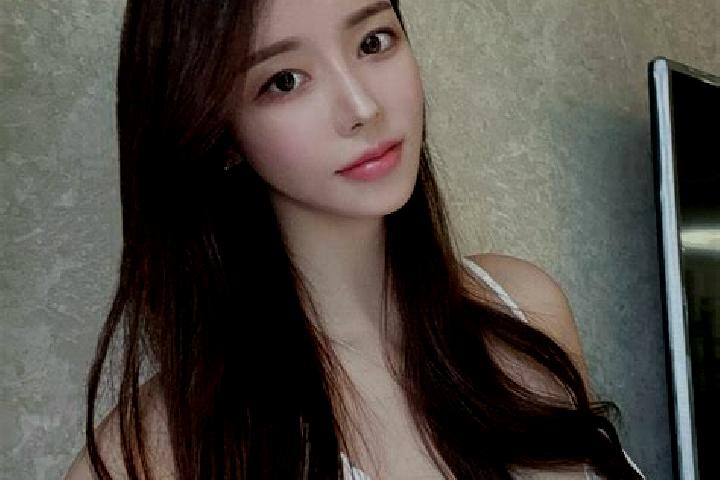Sophia, 36 — Escort in Lianshi, China