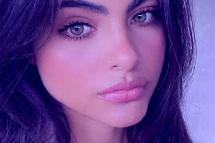 Sophia, 37, a black dark-eyed indian companion based in Zizki. Offering Striptease, 69, GFE. Available for incall and outcall, day and evening dates.