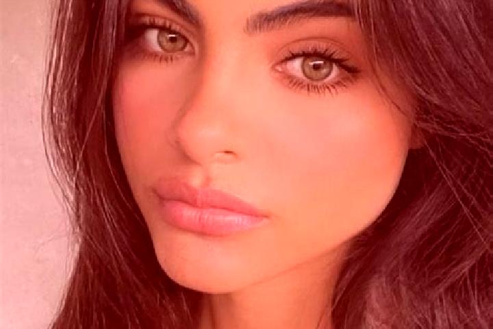 Sophia, 37, a brunette green-eyed caucasian companion based in Nea Efesos. Offering Erotic Massage, Dinner Date, BDSM, 69, OWO. Available for incall and outc...