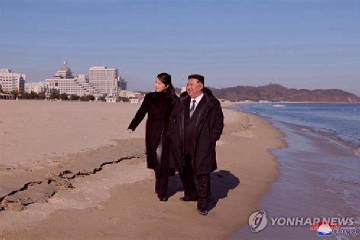 Sophia, 37 — Escort in Chasong, North Korea