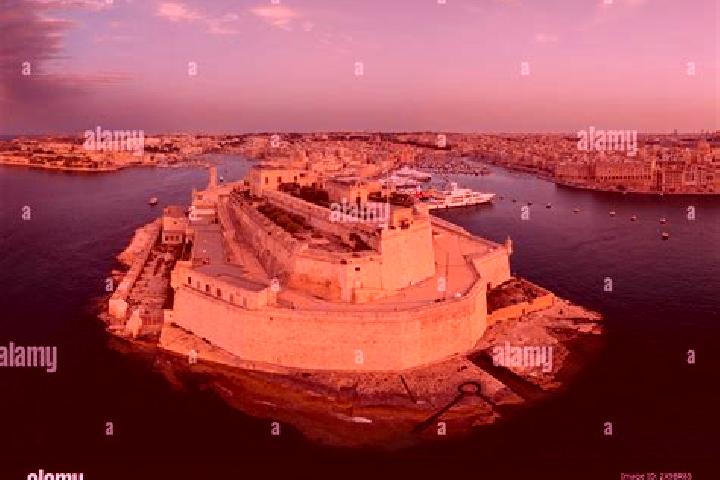 Sophia, 37 — Escort in Vittoriosa, Malta