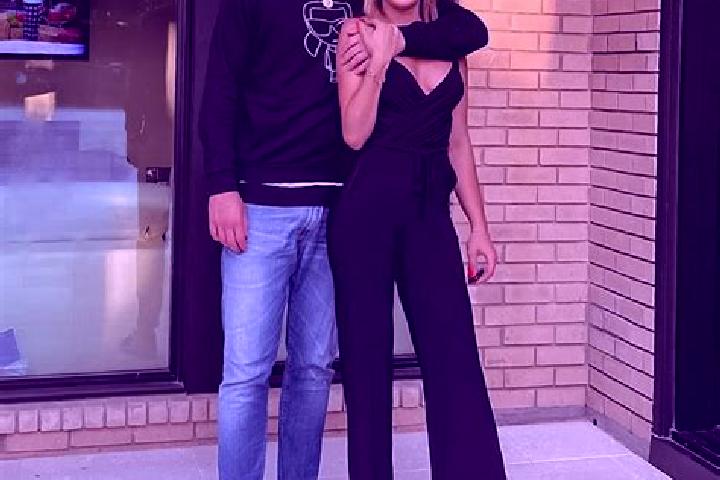 Sophia, 38, a brunette amber-eyed mixed companion based in Lunca Corbului. Offering CIM, Girlfriend Experience, Duos, Roleplay. Available for incall and outc...