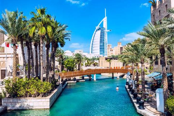 Sophia, 38 — Escort in Madinat Isa, Bahrain