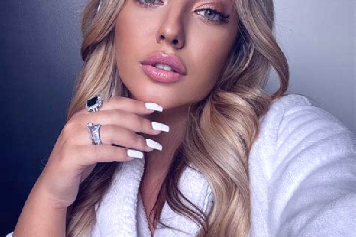 Sophia, 39, a blonde grey-eyed latina companion based in Dusnok. Offering Travel Companion, Domination, Couples. Available for incall and outcall, overnight ...