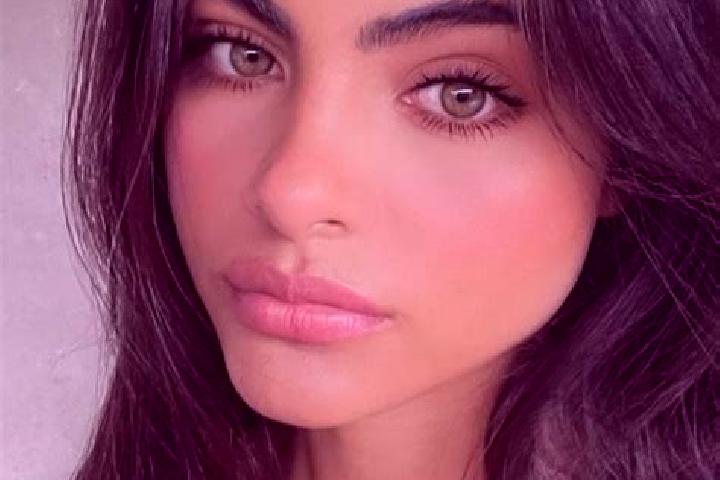 Sophia, 39, a brunette dark-eyed indian companion based in Santomera. Offering Domination, BDSM, 69. Available for incall and outcall, day and evening dates.