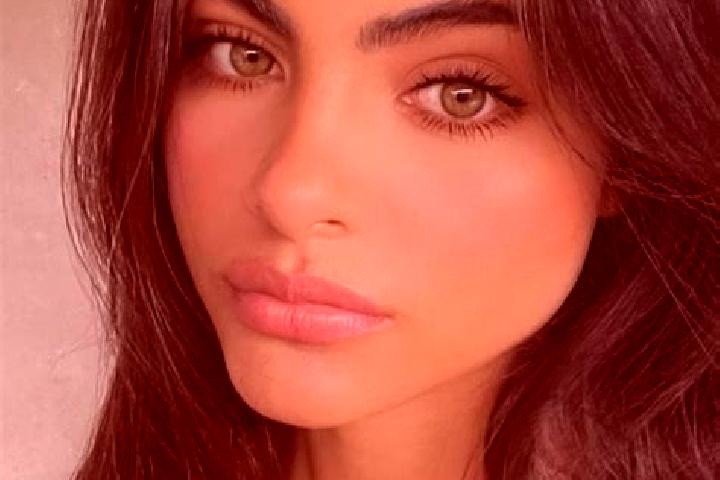 Sophia, 39, a brunette green-eyed indian companion based in Box. Offering BDSM, Duos, Massage, CIM. Available for incall and outcall, day and evening dates.
