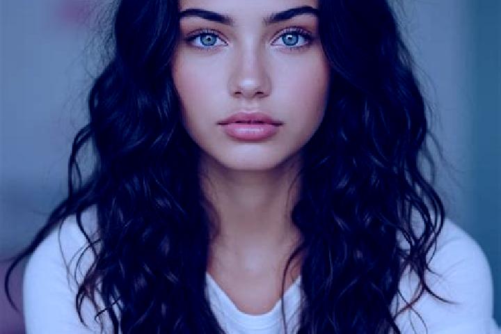 Sophia, 39, a brunette green-eyed mediterranean companion based in Kapurthala Town. Offering Deep French Kissing, Party Girl, Dinner Date, Roleplay. Availabl...