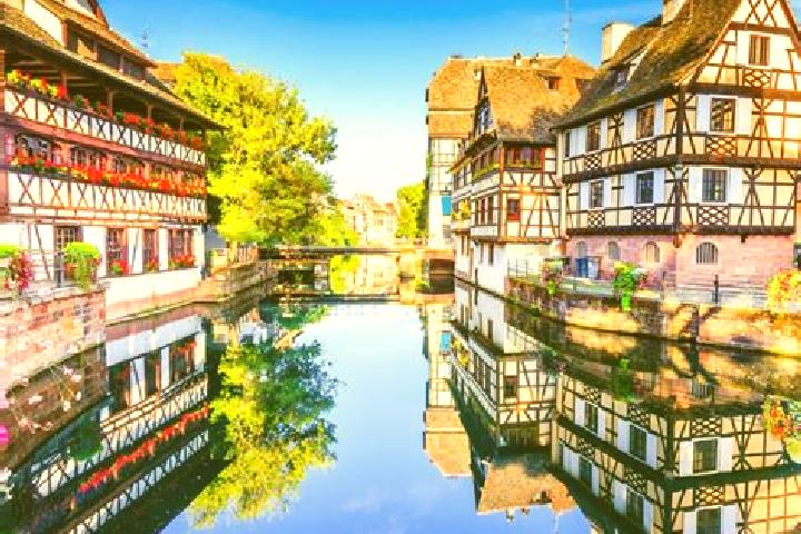 Sophia, 39 — Escort in Courbevoie, France