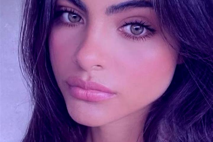 Stella, 20, a black brown-eyed indian companion based in Ursulo Galvan. Offering Tantra, Domination, Dinner Date, OWO, Couples. Available for incall and outc...