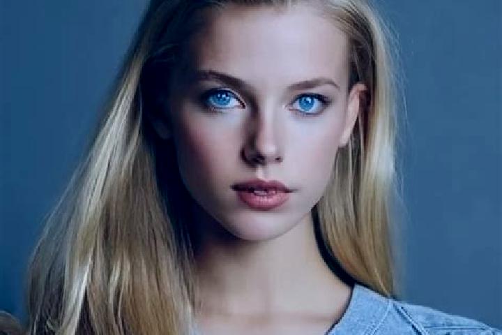 Stella, 20, a blonde grey-eyed mixed companion based in Madang. Offering Striptease, Duos, Couples, OWO. Available for incall and outcall, overnight bookings...