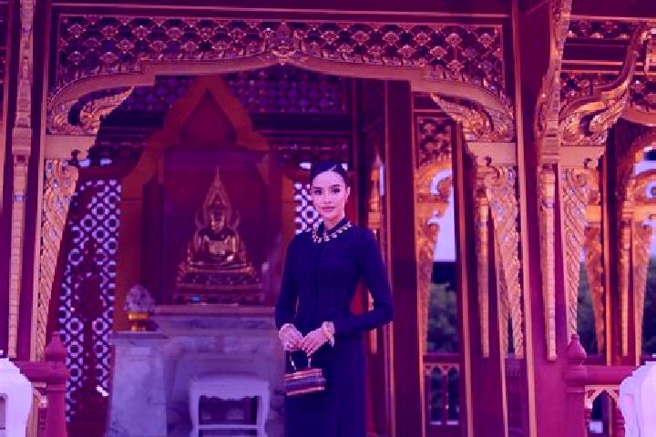 Stella, 20 — Escort in Muang Hongsa, Laos