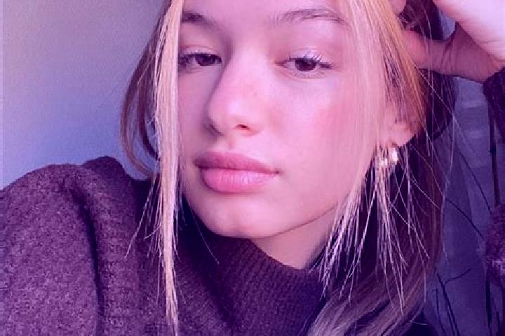 Stella, 21, a blonde brown-eyed caucasian companion based in Palazuelos de Muno. Offering Striptease, Deep French Kissing, Domination. Available for incall a...