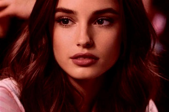 Stella, 21, a brunette brown-eyed indian companion based in Roy. Offering OWO, CIM, Couples. Available for incall and outcall, overnight bookings available.