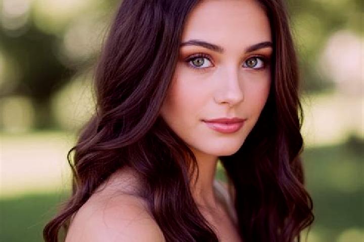 Stella, 21, a brunette hazel-eyed middle eastern companion based in Venerand. Offering OWO, Couples, A-Level. Available for incall and outcall, overnight boo...