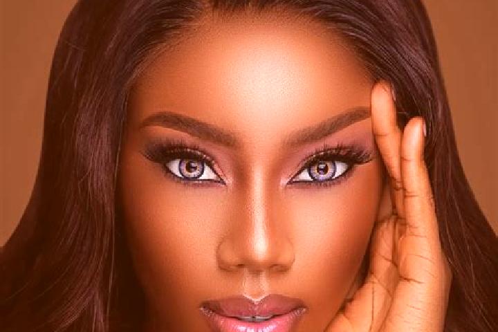Stella, 21, a chestnut blue-eyed ebony companion based in Lujan. Offering Domination, Party Girl, Prostate Massage. Available for incall and outcall, day and...