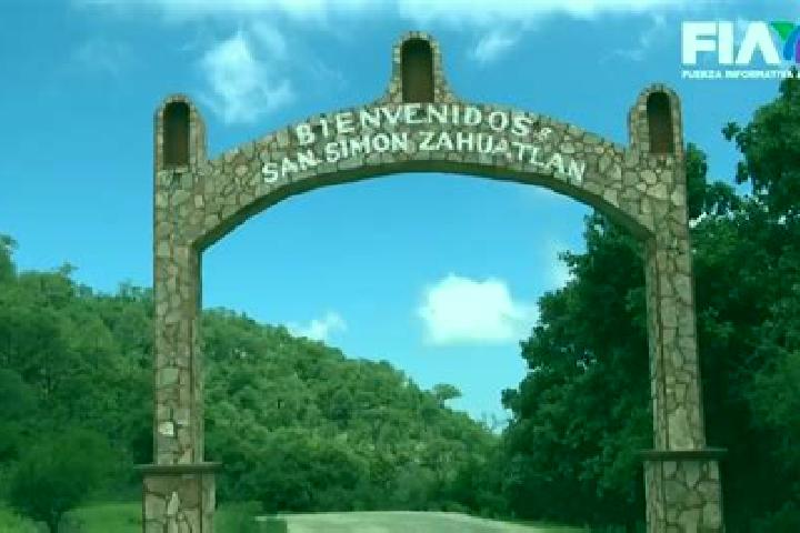 Stella, 21 — Escort in San Simon Almolongas, Mexico