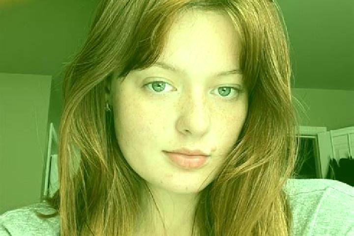 Stella, 22, a auburn amber-eyed mixed companion based in Teasc. Offering Dinner Date, Erotic Massage, Prostate Massage. Available for incall and outcall, day...