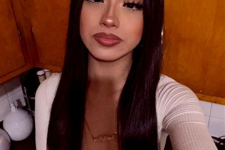 Stella, 22, a black green-eyed latina companion based in San Antonio de la Huerta. Offering Deep French Kissing, Dinner Date, Party Girl. Available for incal...