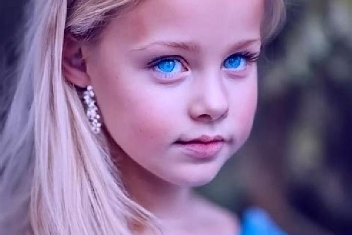 Stella, 22, a blonde blue-eyed middle eastern companion based in Borazjan. Offering CIM, 69. Available for incall and outcall, day and evening dates.