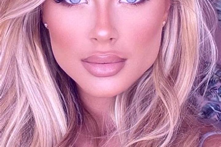 Stella, 22, a blonde hazel-eyed latina companion based in Zvoristea. Offering Couples, 69, Fetish. Available for incall and outcall, day and evening dates.