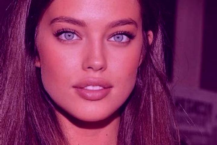 Stella, 22, a chestnut green-eyed caucasian companion based in Sarare. Offering Couples, Travel Companion, Massage. Available for incall and outcall, overnig...