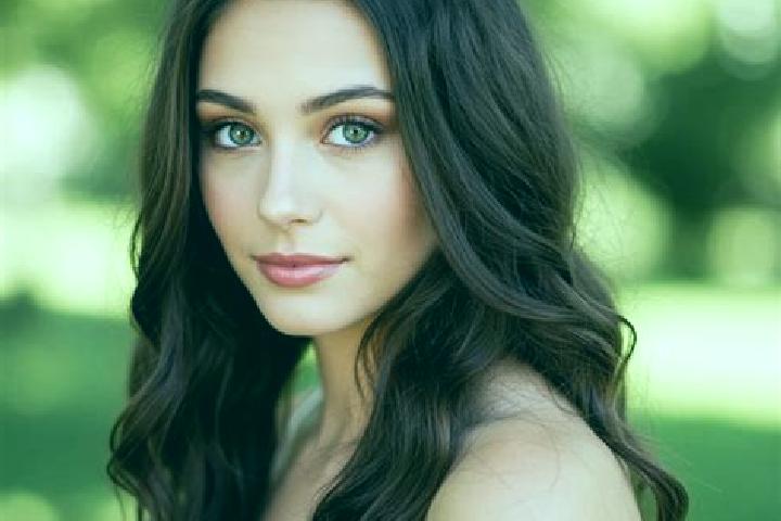Stella, 22, a dark blonde hazel-eyed latina companion based in Nienhagen. Offering Overnight, Dinner Date, Party Girl. Available for incall and outcall, day ...