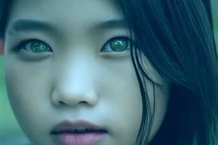 Stella, 22, a red green-eyed asian companion based in Salamwates. Offering Fetish, OWO, Dinner Date. Available for incall and outcall, day and evening dates.