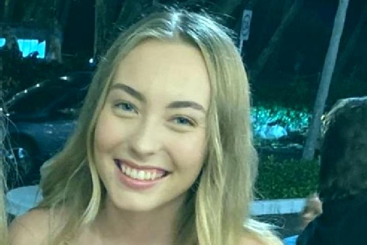Stella, 22 — Escort in Andergrove, Australia