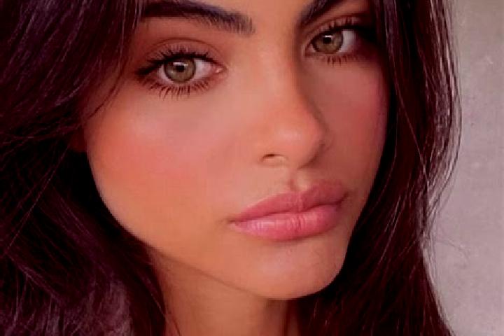 Stella, 23, a brunette amber-eyed middle eastern companion based in Makam. Offering Deep French Kissing, Tantra, 69. Available for incall and outcall, day an...