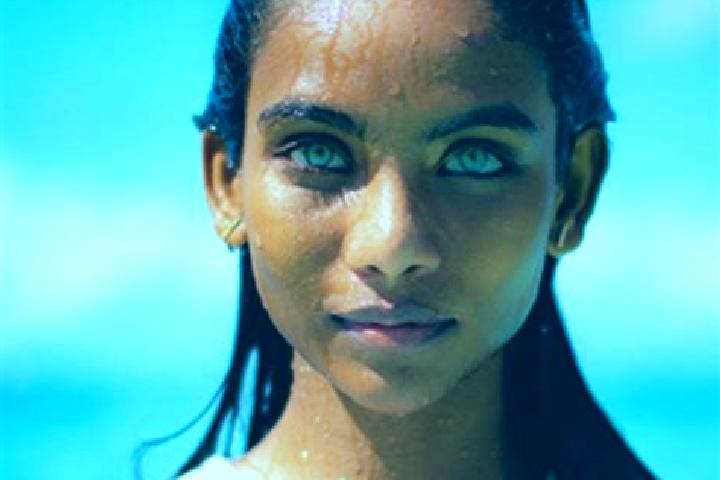 Stella, 23, a chestnut blue-eyed indian companion based in Les Mesneux. Offering Erotic Massage, Party Girl, BDSM. Available for incall and outcall, overnigh...