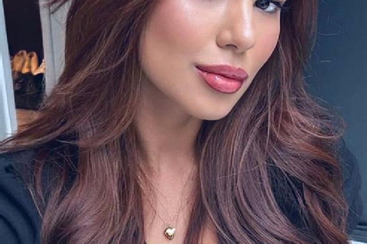 Stella, 23, a chestnut dark-eyed asian companion based in Pesche. Offering Deep French Kissing, GFE, Massage, Travel Companion, Dinner Date. Available for in...
