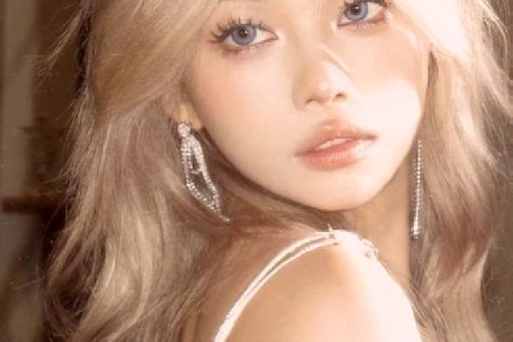 Stella, 23, a dark blonde blue-eyed asian companion based in Maing. Offering Party Girl, Fetish, CIM, GFE, Couples. Available for incall and outcall, day and...