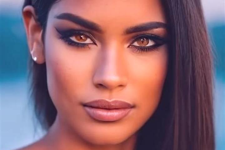 Stella, 23, a dark blonde grey-eyed latina companion based in Caraa. Offering OWO, Fetish, Roleplay. Available for incall and outcall, day and evening dates.