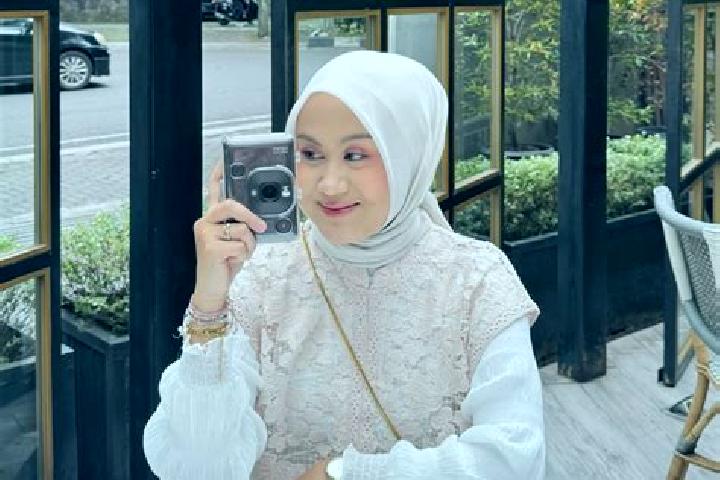 Stella, 23 — Escort in Gandapura, Indonesia