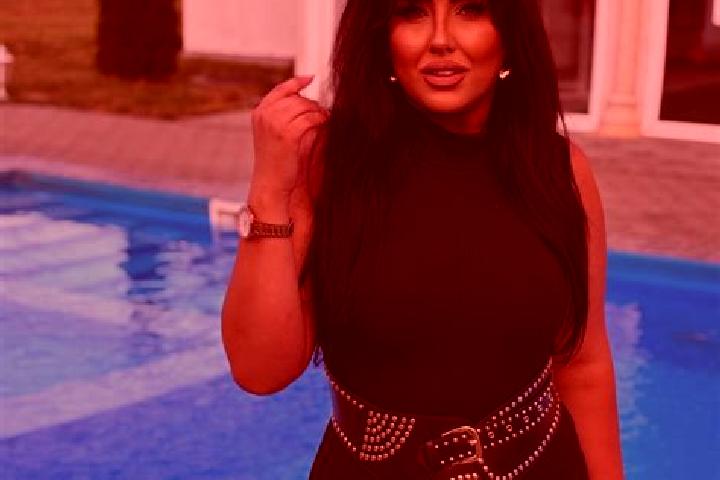 Stella, 23 — Escort in Luncoiu de Sus, Romania