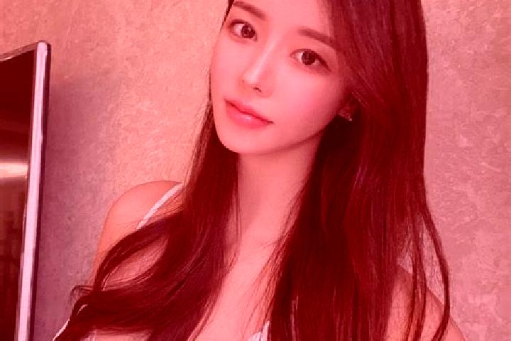 Stella, 23 — Escort in Weiyanggong, China
