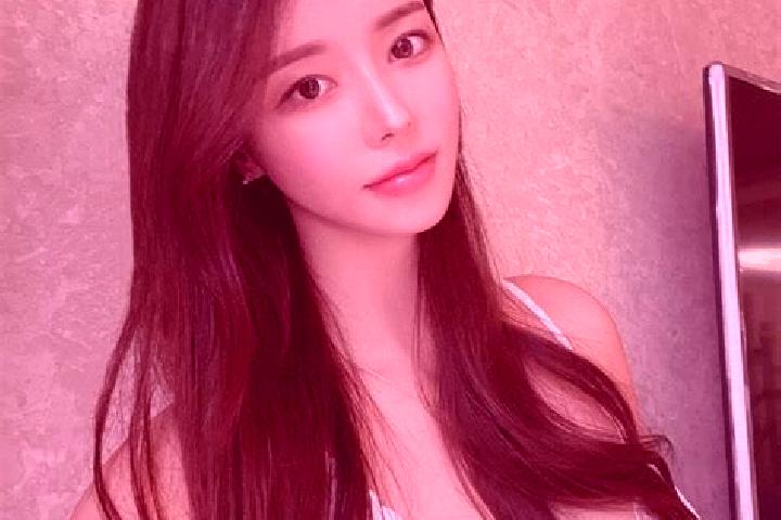 Stella, 23 — Escort in Yilkiqi, China