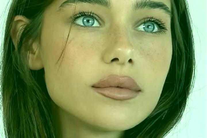 Stella, 24, a brunette blue-eyed indian companion based in Itacurubi de la Cordillera. Offering Tantra, Party Girl, Couples. Available for incall and outcall...