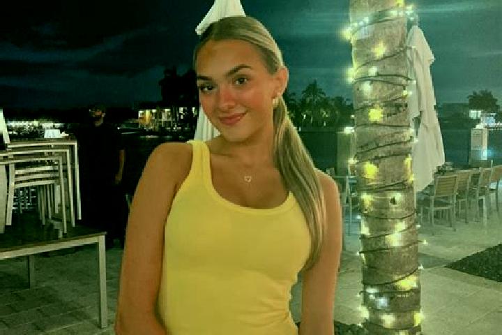 Stella, 24 — Escort in Massapequa, United States