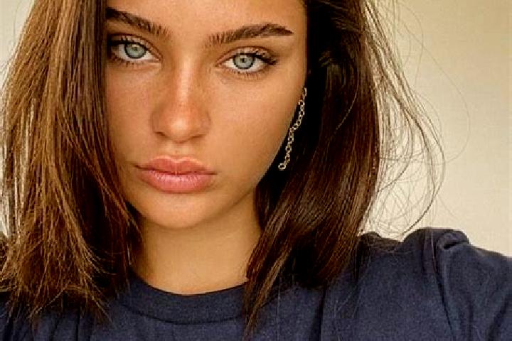 Stella, 25, a brunette dark-eyed mixed companion based in Giron. Offering GFE, Overnight, CIM. Available for incall and outcall, day and evening dates.